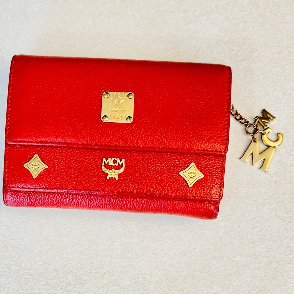 MCM Motifs Red w/Golden Hardware Med Trifold Wallet: J9498, EUC - Picture 3 of 15